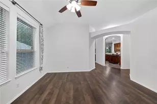 1121 Hidden Lake Dr, Burleson, TX 76028 - Photo 6