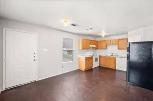 404 Kings Way Dr, Mansfield, TX 76063 - Photo 4