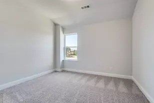 528 Hutchinson Ln, Lewisville, TX 75077 - Photo 8