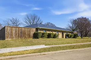 2101 Forestcrest Dr, Plano, TX 75074 - Photo 2
