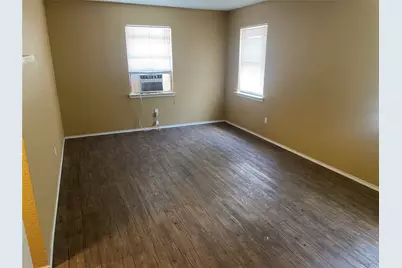 908 N Zang Boulevard #A, Dallas, TX 75208 - Photo 4