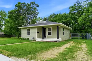 317 S Walker St, Mesquite, TX 75149 - Photo 2