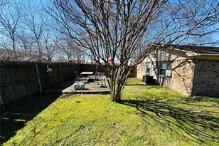 305 S 1st St, Crandall, TX 75114 - Photo 10