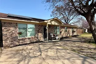 305 S 1st St, Crandall, TX 75114 - Photo 1