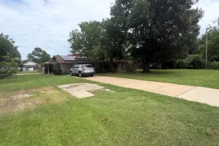 305 S 1st St, Crandall, TX 75114 - Photo 2