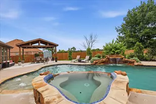 1316 Durango Springs Dr, Fort Worth, TX 76052 - Photo 2