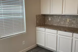 1640 Flagstone Ln, Little Elm, TX 75068 - Photo 4