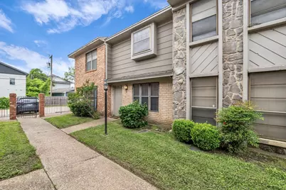 1302 Speight Avenue, Waco, TX 76706 - Photo 2