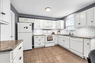 1302 Speight Ave, Waco, TX 76706 - Photo 6