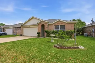 8424 Horse Whisper Ln, Fort Worth, TX 76131 - Photo 2
