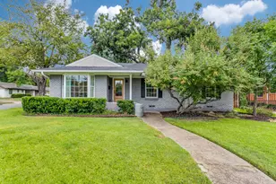 7105 Bennington Dr, Dallas, TX 75214 - Photo 1