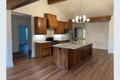 410 S Hannaford Street, Granbury, TX 76048 - Photo 6