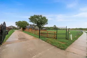2720 E Seeton Rd, Grand Prairie, TX 75054 - Photo 26