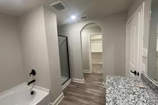 312 Lone Wolf Trl, Fort Worth, TX 76120 - Photo 22
