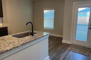 312 Lone Wolf Trl, Fort Worth, TX 76120 - Photo 8
