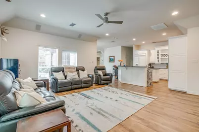 912 Thomas Crossing Drive, Fort Worth, TX 76028 - Photo 12