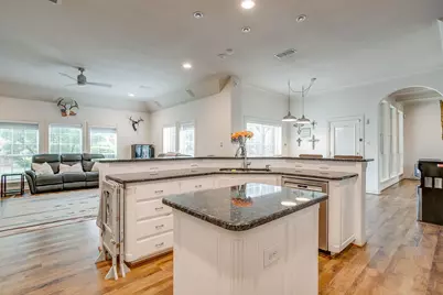 912 Thomas Crossing Drive, Fort Worth, TX 76028 - Photo 14