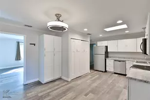 1066 Westridge Dr, Abilene, TX 79605 - Photo 8