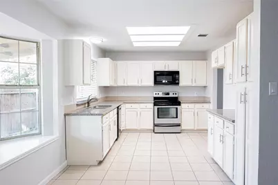 2558 Slaton Drive, Grand Prairie, TX 75052 - Photo 8