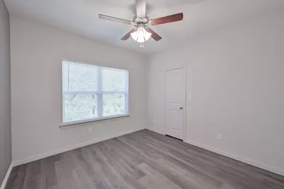 1728 E Powell Avenue, Fort Worth, TX 76104 - Photo 10