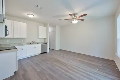1728 E Powell Avenue, Fort Worth, TX 76104 - Photo 4