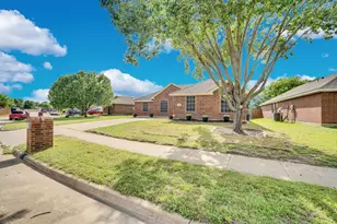 313 Shadow Bend Dr, Red Oak, TX 75154 - Photo 4