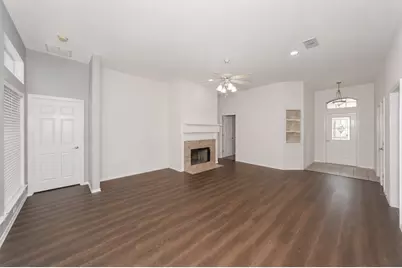 2230 Park Hurst Drive, Arlington, TX 76001 - Photo 10
