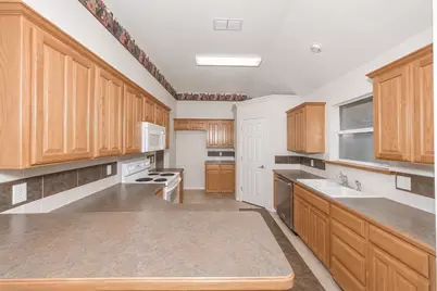 2230 Park Hurst Drive, Arlington, TX 76001 - Photo 14