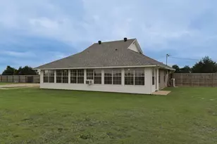 339 Meadow Ln, Red Oak, TX 75154 - Photo 26