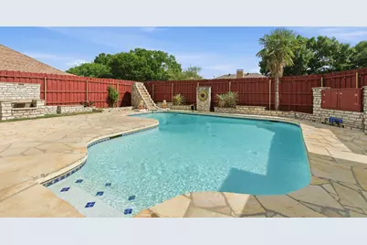 1025 Hampshire Lane, Carrollton, TX 75007 - Photo 20