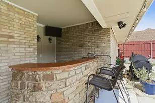 1025 Hampshire Ln, Carrollton, TX 75007 - Photo 18