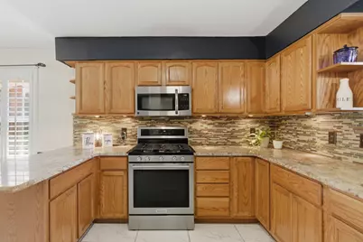 1025 Hampshire Lane, Carrollton, TX 75007 - Photo 4