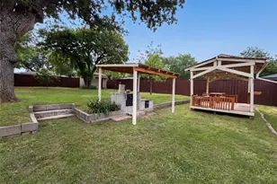 801 Cannon Dr, Euless, TX 76040 - Photo 22