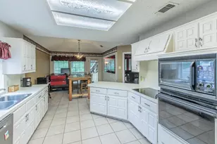 334 Meadow Creek Dr, Duncanville, TX 75137 - Photo 6