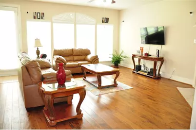 1312 Valley Vista Drive, Irving, TX 75063 - Photo 4