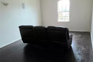 1001 Llano Trce, Irving, TX 75063 - Photo 16