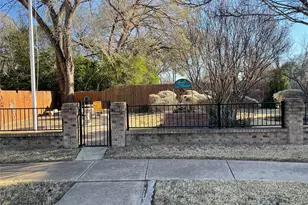 518 Pecan Acres Ct, Arlington, TX 76013 - Photo 6