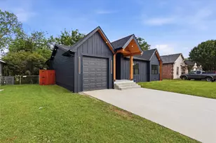 2812 William Brewster Dr, Irving, TX 75062 - Photo 2