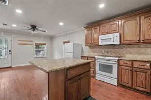 201 Killough St, Newark, TX 76071 - Photo 6