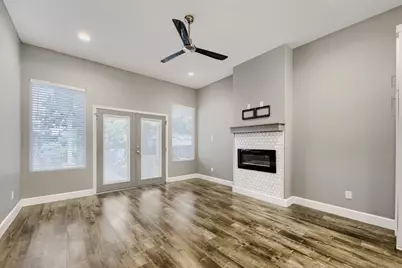 210 W Oak Street, Mansfield, TX 76063 - Photo 4