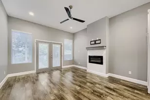 210 W Oak St, Mansfield, TX 76063 - Photo 4