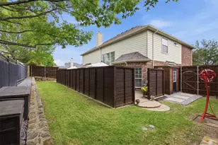 2305 Trickling Creek Dr, Garland, TX 75041 - Photo 32