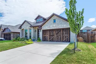 204 Garden Grove Dr, Waxahachie, TX 75165 - Photo 2