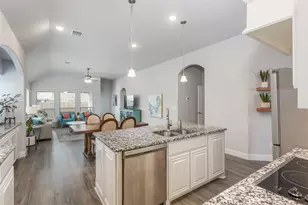 204 Garden Grove Dr, Waxahachie, TX 75165 - Photo 10