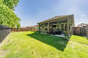 1041 Auburn Dr, Justin, TX 76247 - Photo 32