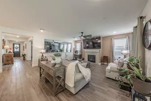 1041 Auburn Dr, Justin, TX 76247 - Photo 8