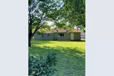 829 Sunnybrook Drive, Burleson, TX 76028 - Photo 2