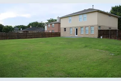 218 Jacob Court, Glenn Heights, TX 75154 - Photo 2