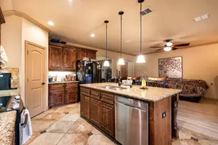 107 Manor Ln, Waxahachie, TX 75165 - Photo 8