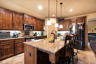 107 Manor Ln, Waxahachie, TX 75165 - Photo 4